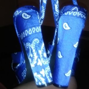 Blue bandna heels